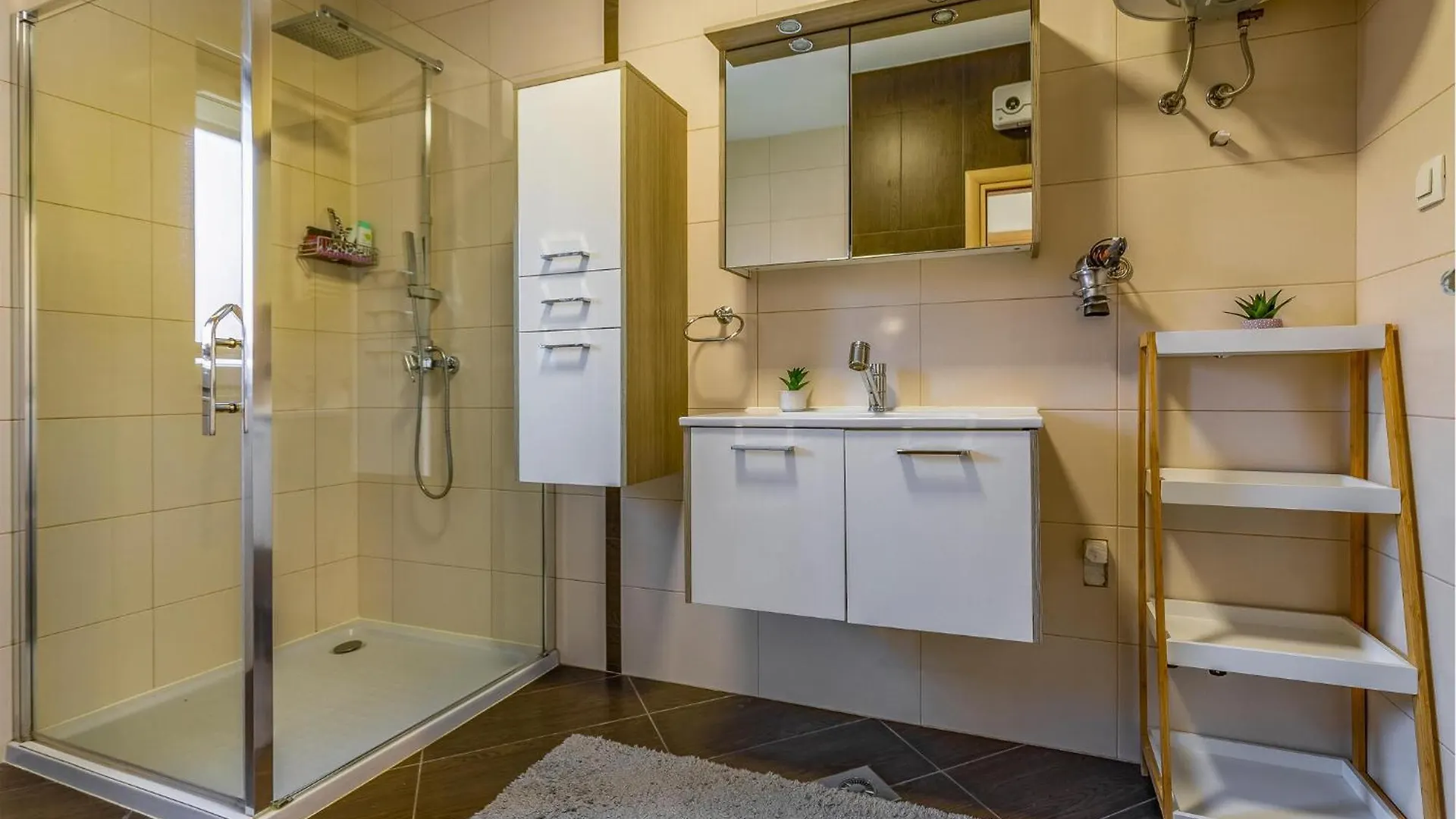 4 Bedroom Stunning Home In Labin קרואטיה