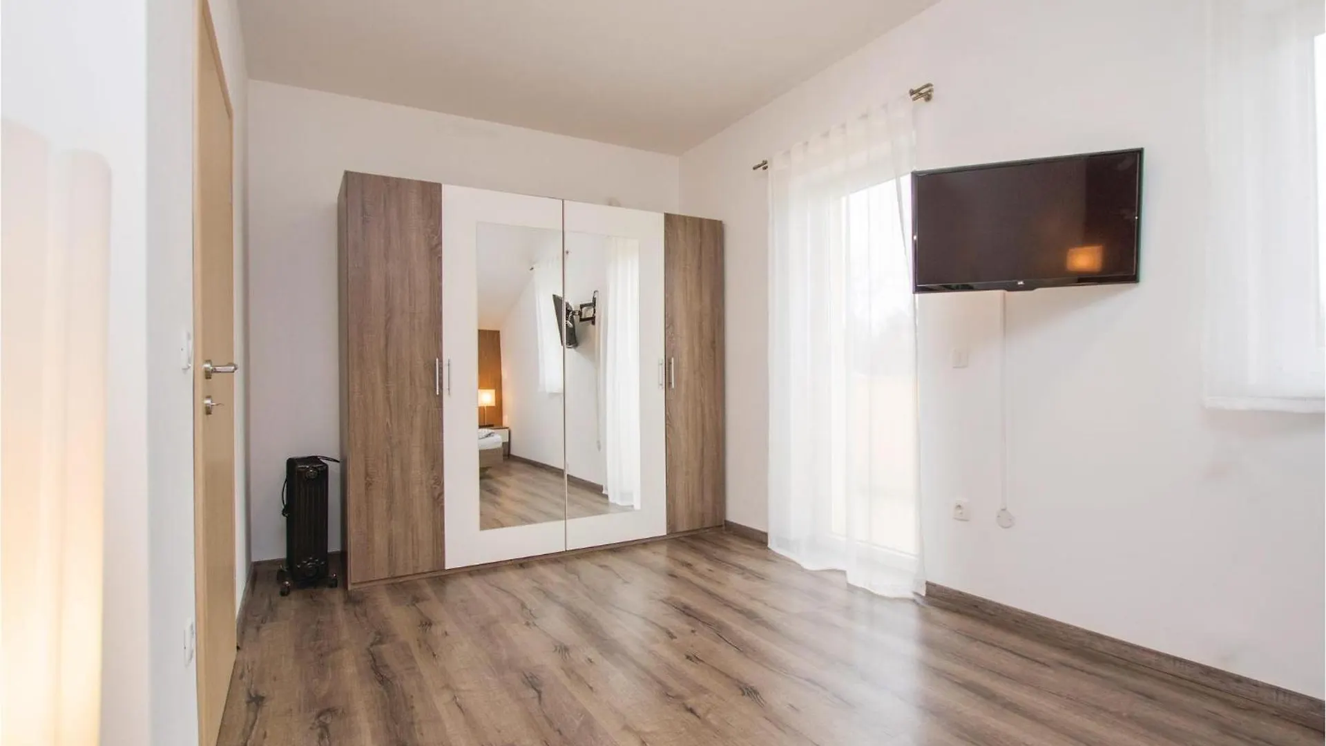 4 Bedroom Stunning Home In Labin קרואטיה