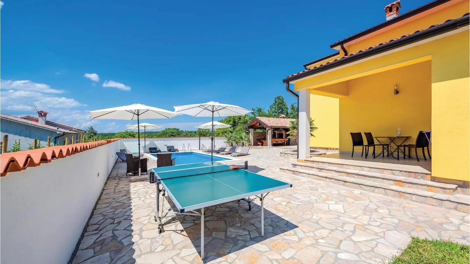 בית נופש 4 Bedroom Stunning Home In Labin